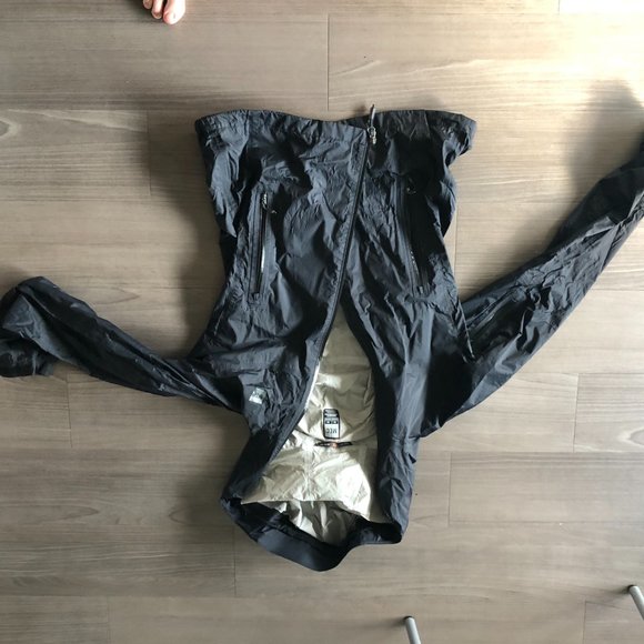 MEC Gore-Tex Flash Cloud Women's Raincoat - Picture 14 of 17